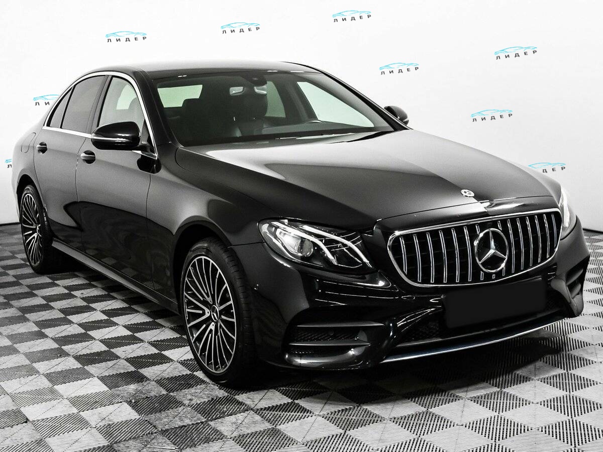 Б/У Мерседес-Бенц Е-Класс 2019 года. Фото: #2