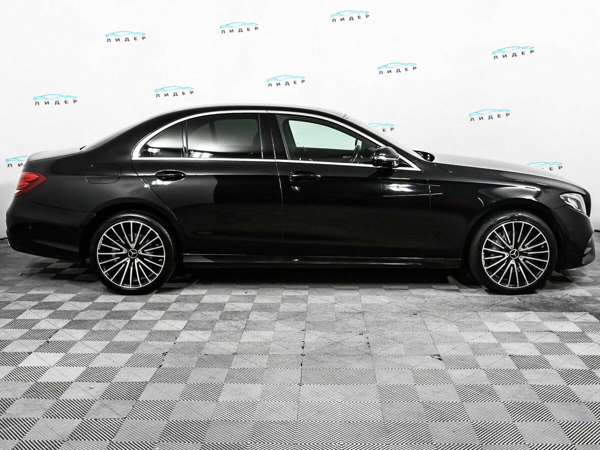 Б/У Мерседес-Бенц Е-Класс 2019 года. Фото: #3