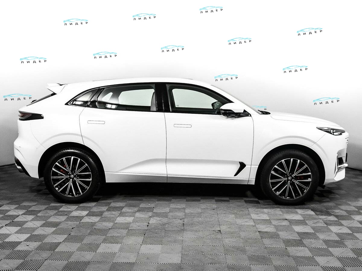 Б/У Чанган УНИ-К 2023 года. Фото: #3