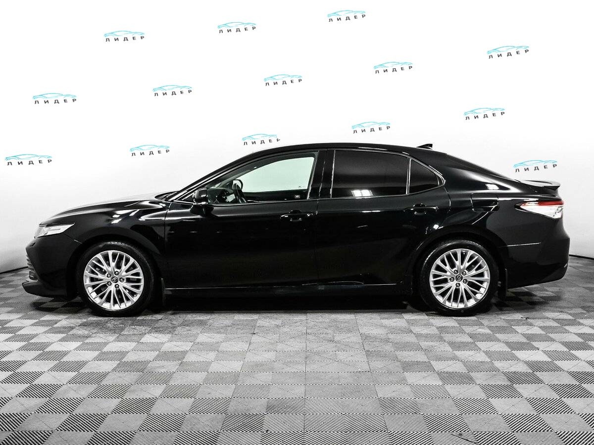 Б/У Тойота Камри 2018 года. Фото: #7