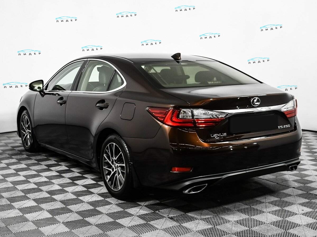 Б/У Лексус ЕС 2016 года. Фото: #6