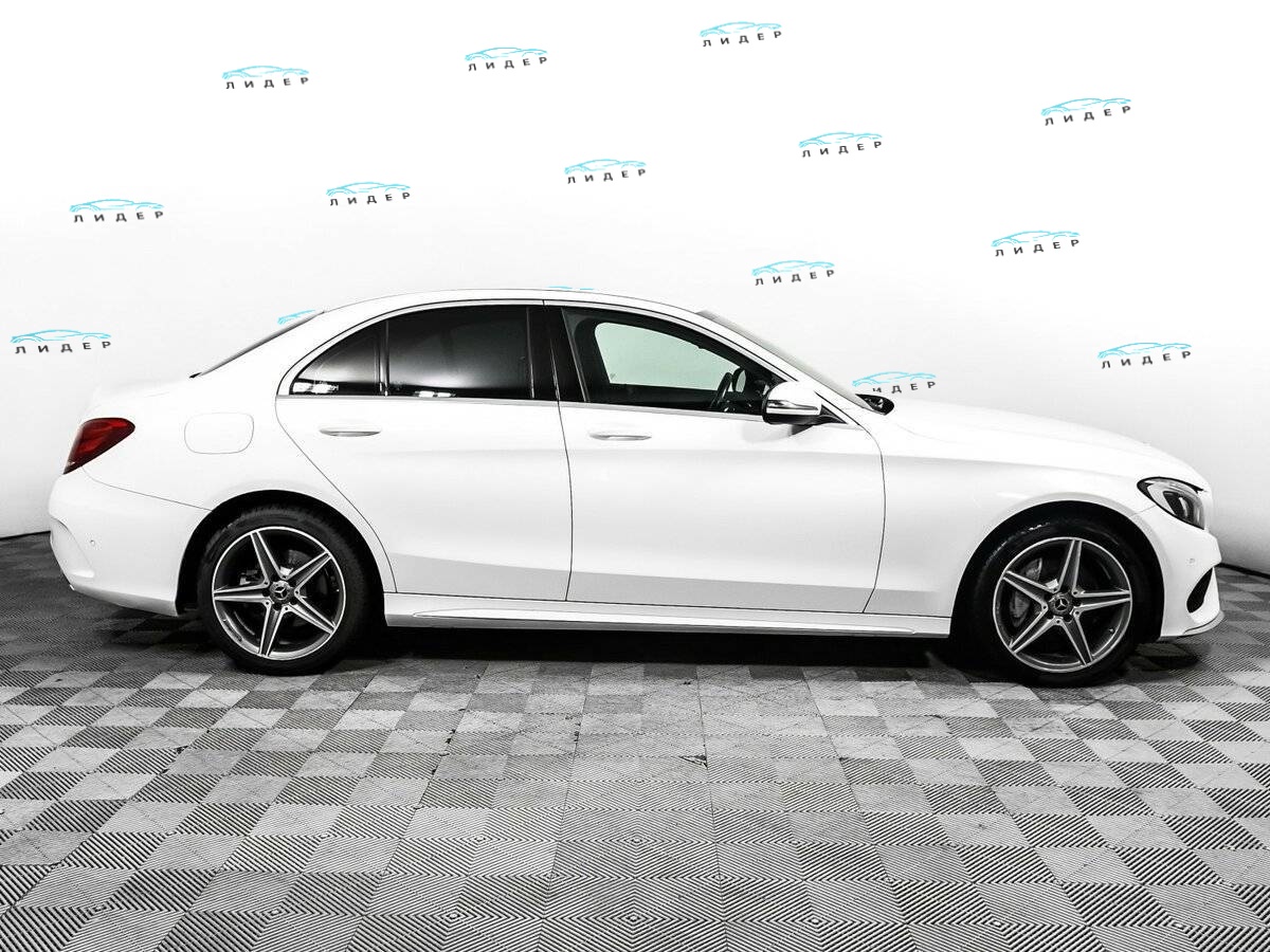 Б/У Мерседес-Бенц Ц-Класс 2017 года. Фото: #3