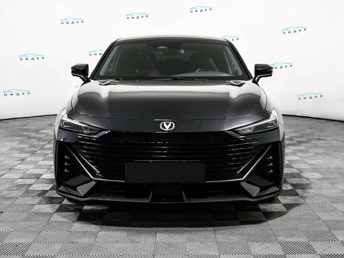 Б/У Чанган УНИ-В 2024 года. Фото: #1