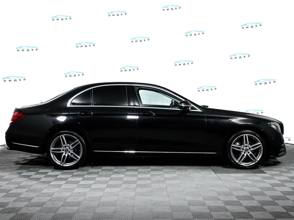 Б/У Мерседес-Бенц Е-Класс 2016 года. Фото: #3