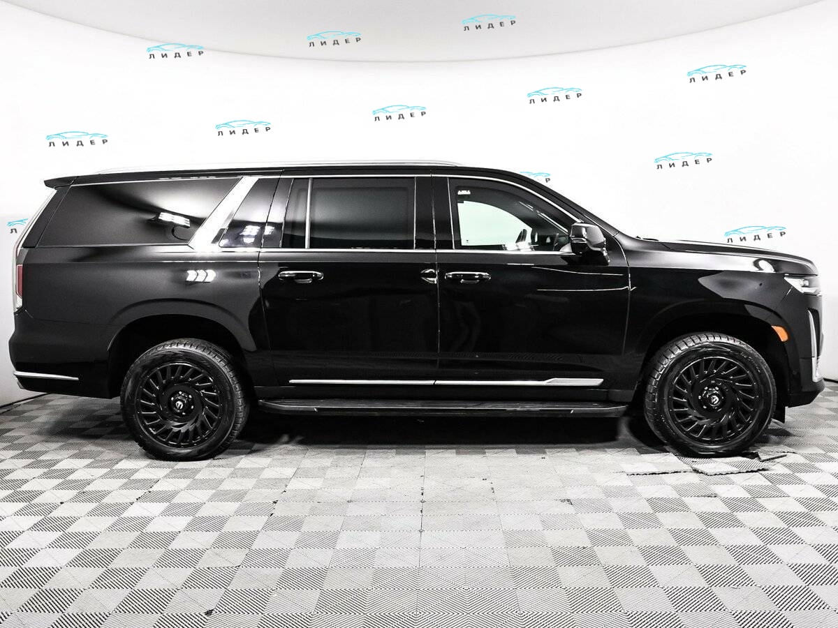 Б/У Кадиллак Эскалэйд 2022 года. Фото: #3
