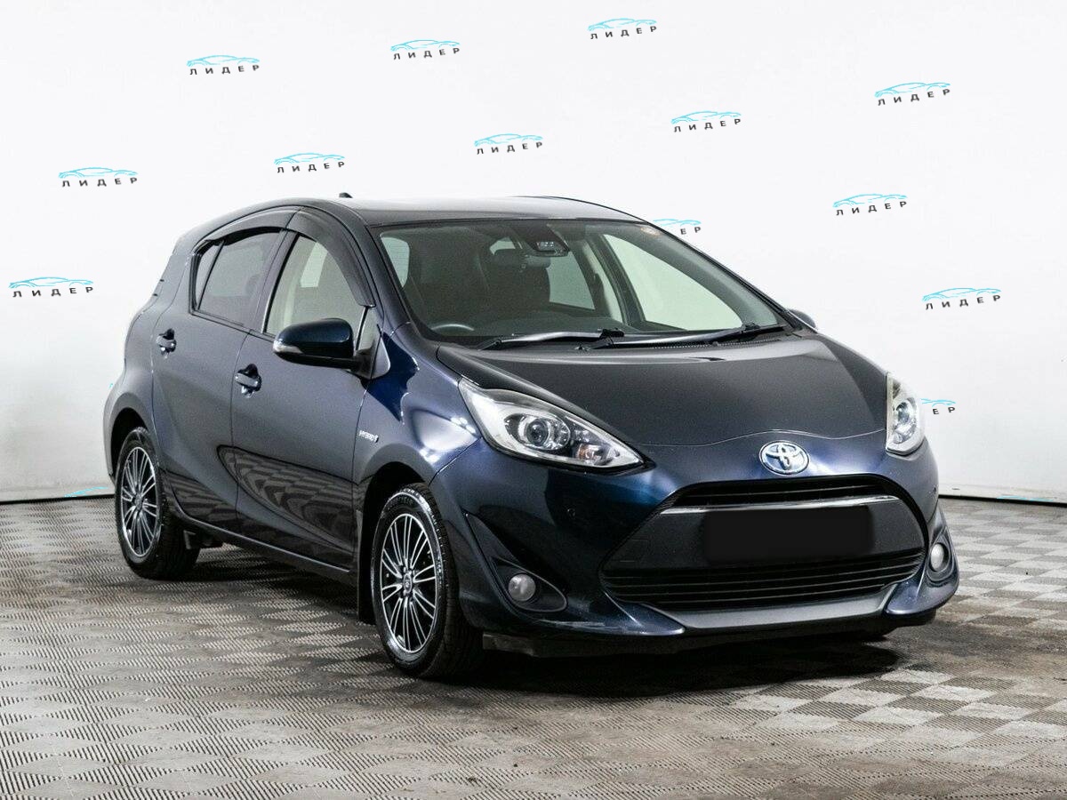 Б/У Тойота Aqua 2018 года. Фото: #2