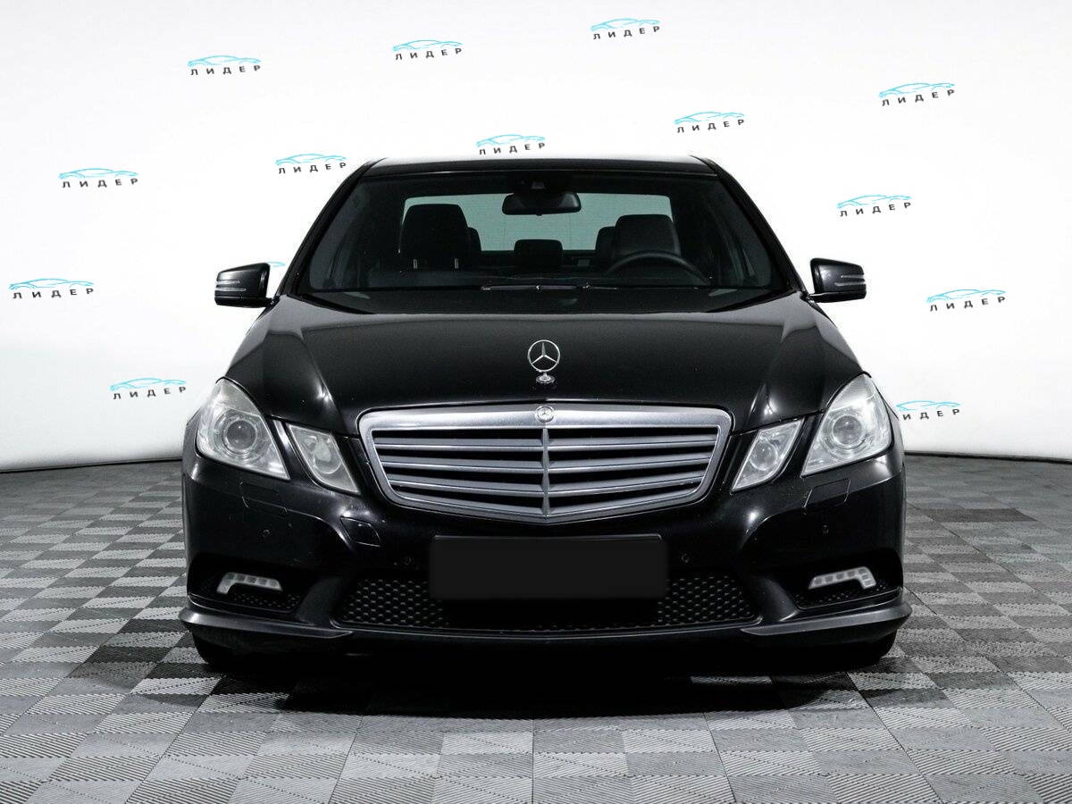 Б/У Мерседес-Бенц Е-Класс 2010 года. Фото: #1