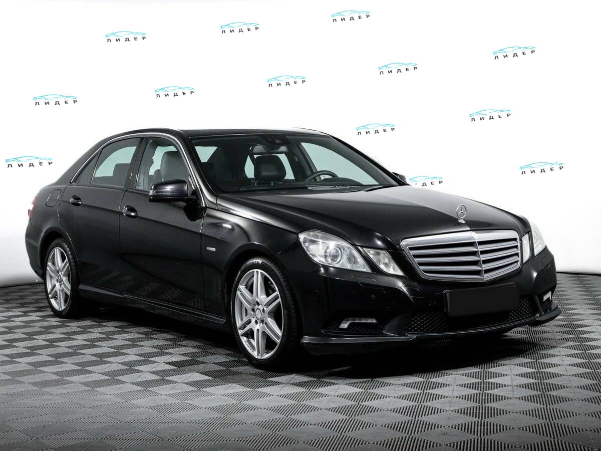 Б/У Мерседес-Бенц Е-Класс 2010 года. Фото: #2