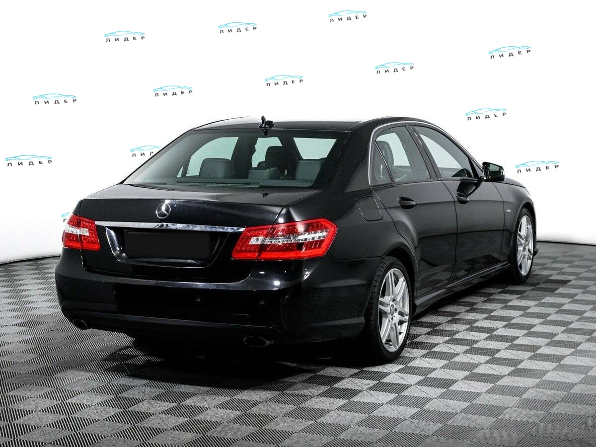 Б/У Мерседес-Бенц Е-Класс 2010 года. Фото: #4
