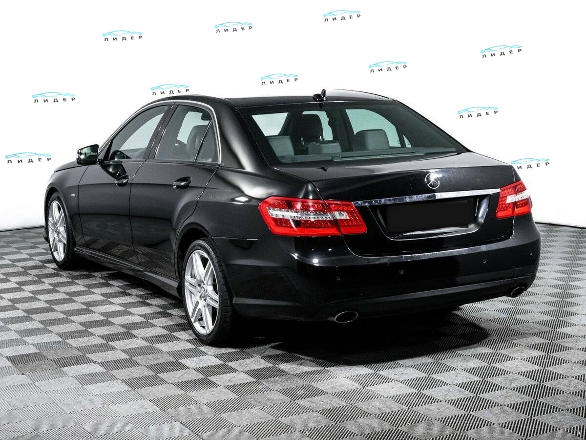 Б/У Мерседес-Бенц Е-Класс 2010 года. Фото: #6