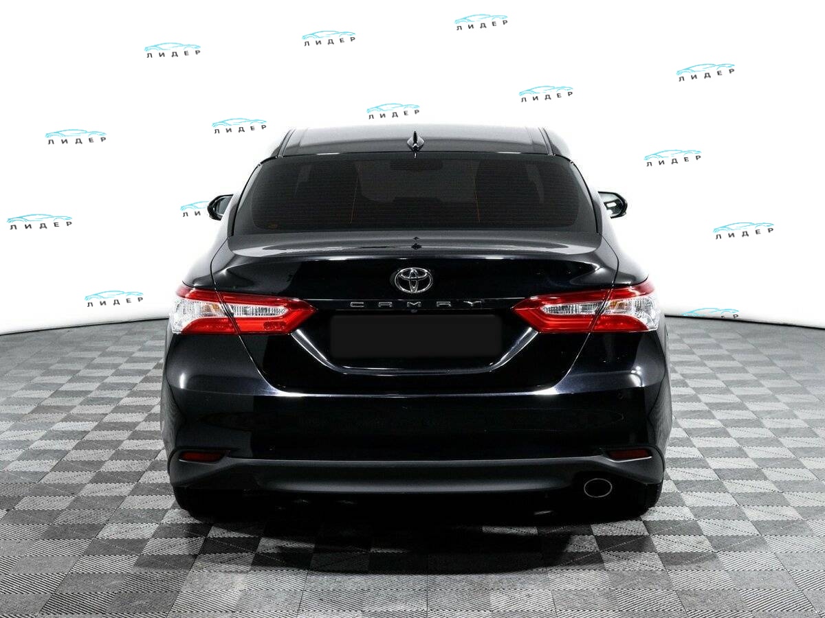 Б/У Тойота Камри 2018 года. Фото: #5