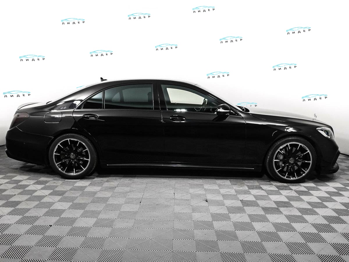 Б/У Мерседес-Бенц С-Класс 2018 года. Фото: #4