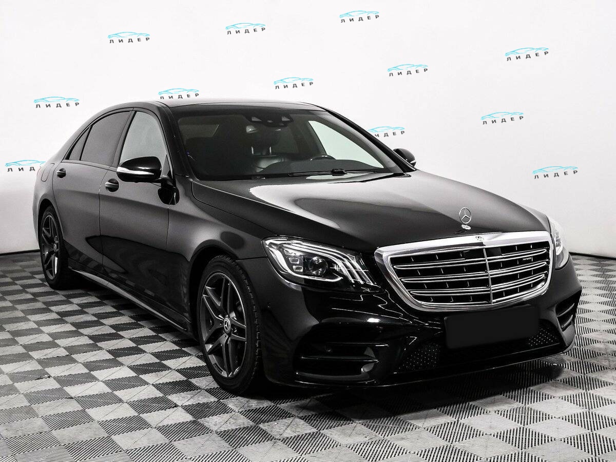 Б/У Мерседес-Бенц С-Класс 2018 года. Фото: #2