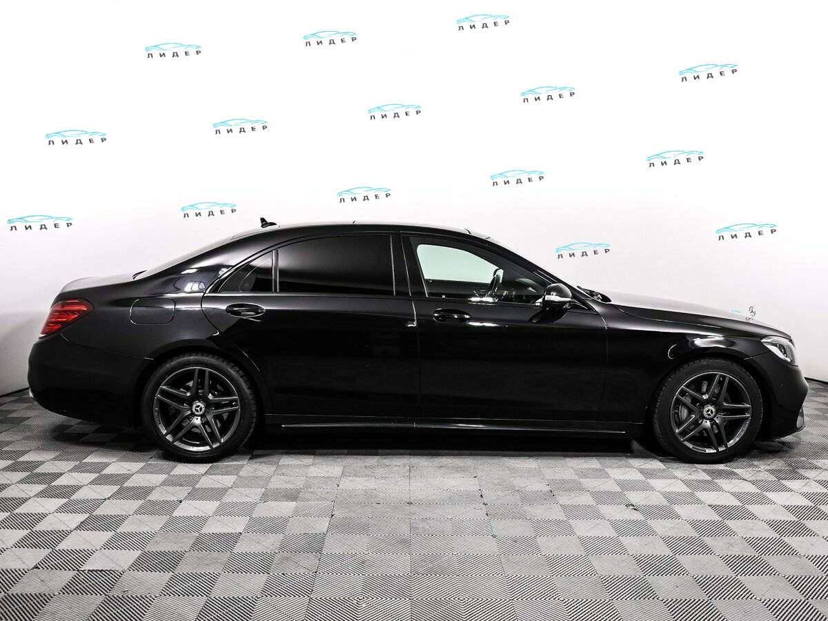 Б/У Мерседес-Бенц С-Класс 2018 года. Фото: #3