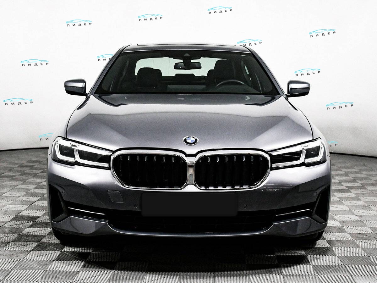 Б/У БМВ 5 серии 2023 года. Фото: #1