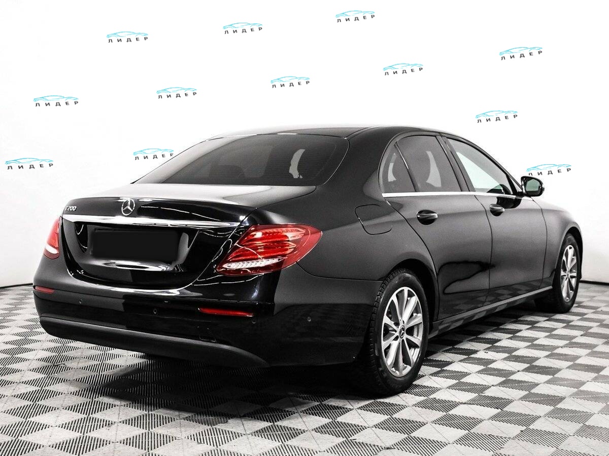 Б/У Мерседес-Бенц Е-Класс 2017 года. Фото: #4