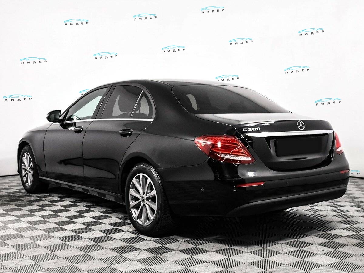 Б/У Мерседес-Бенц Е-Класс 2017 года. Фото: #6