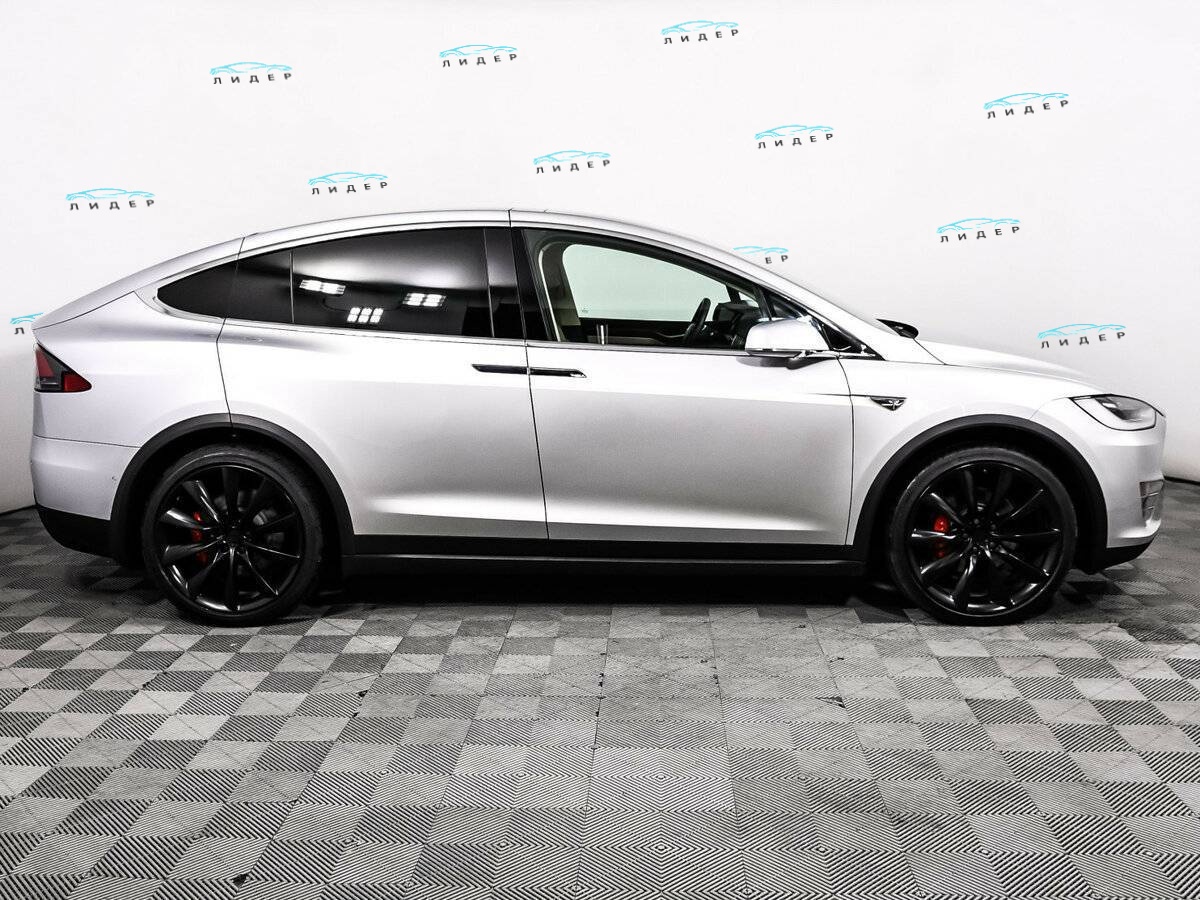 Б/У Тесла Модел Икс 2016 года. Фото: #3