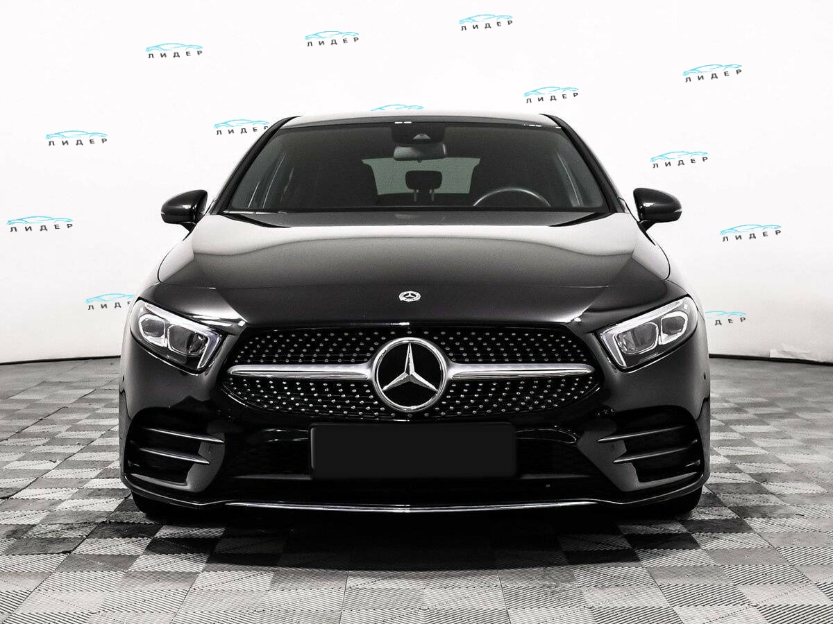 Б/У Мерседес-Бенц А-Класс 2021 года. Фото: #1