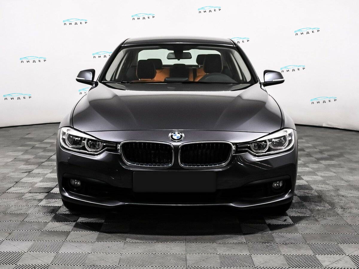 Б/У БМВ 3 серии 2017 года. Фото: #1