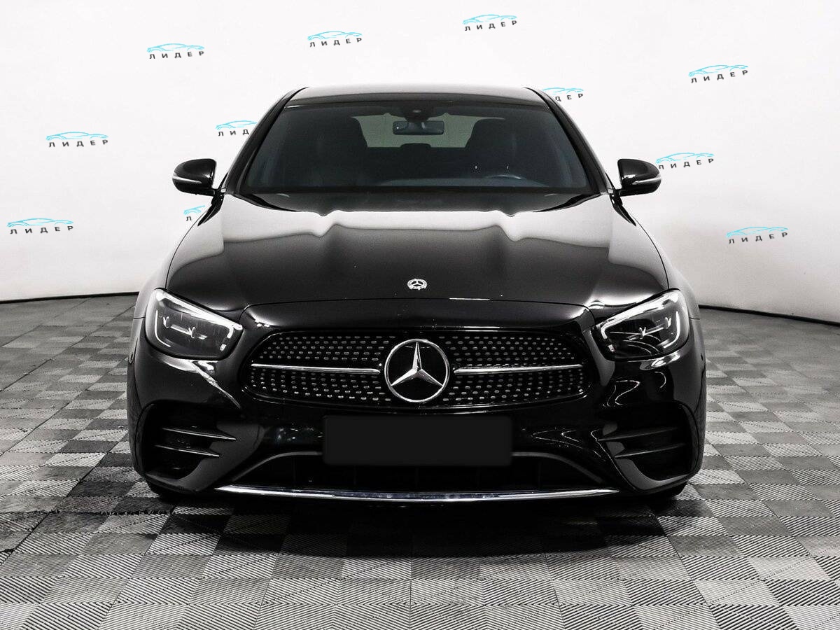 Б/У Мерседес-Бенц Е-Класс 2020 года. Фото: #1