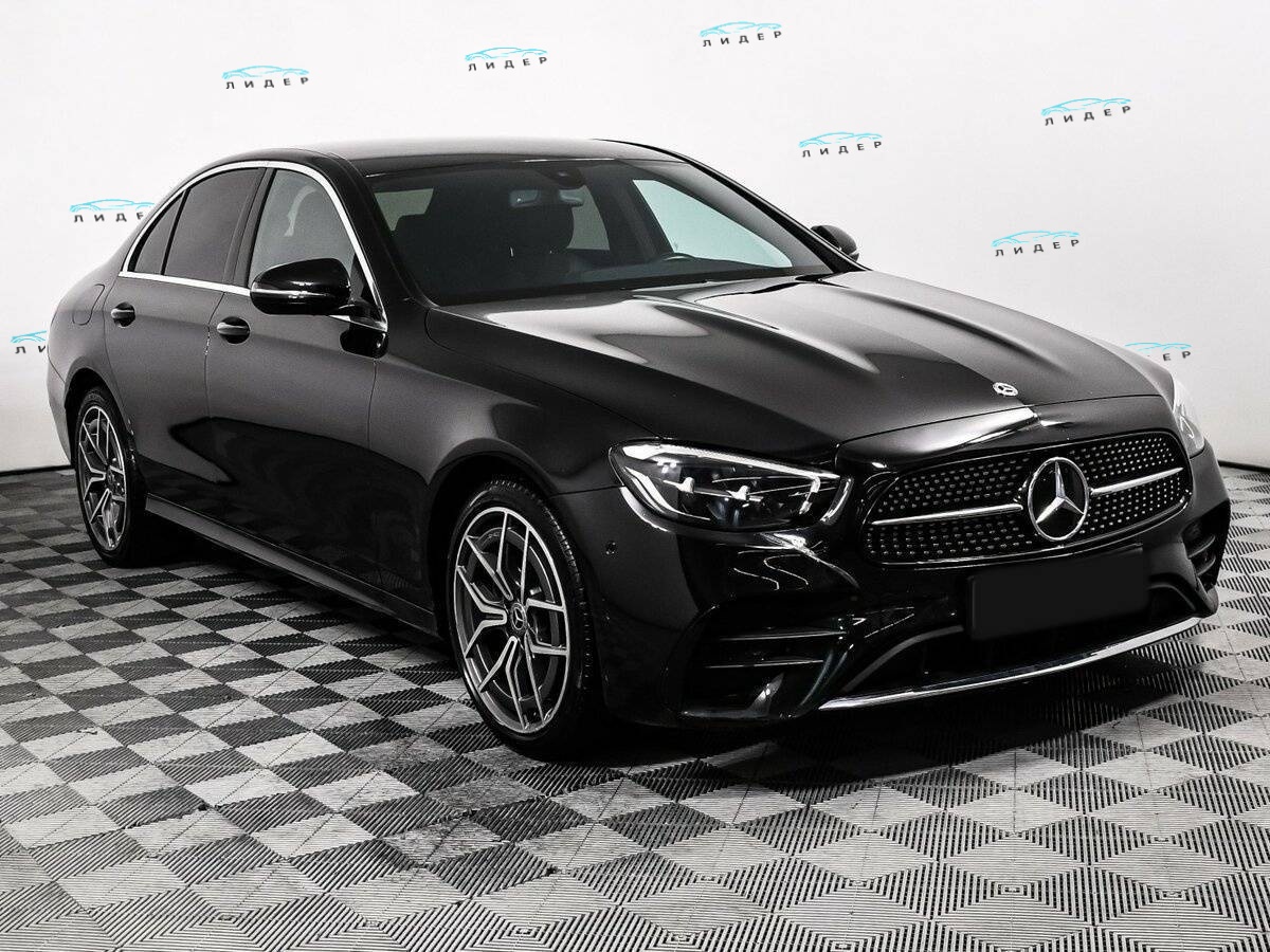 Б/У Мерседес-Бенц Е-Класс 2020 года. Фото: #2