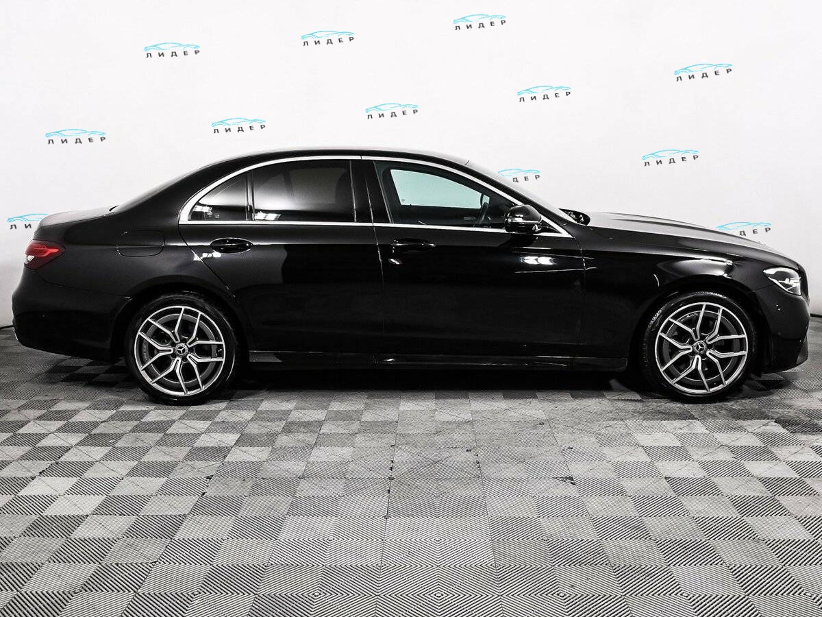 Б/У Мерседес-Бенц Е-Класс 2020 года. Фото: #3