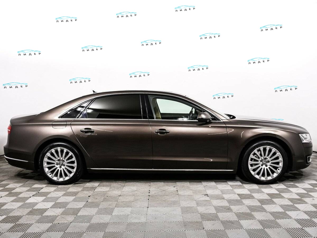 Б/У Ауди А8 2015 года. Фото: #3