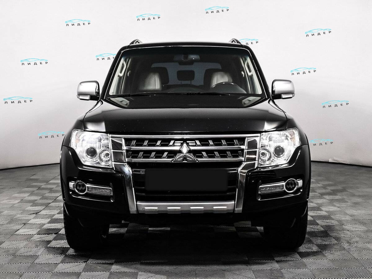 Б/У Митсубиши Паджеро 2017 года. Фото: #1