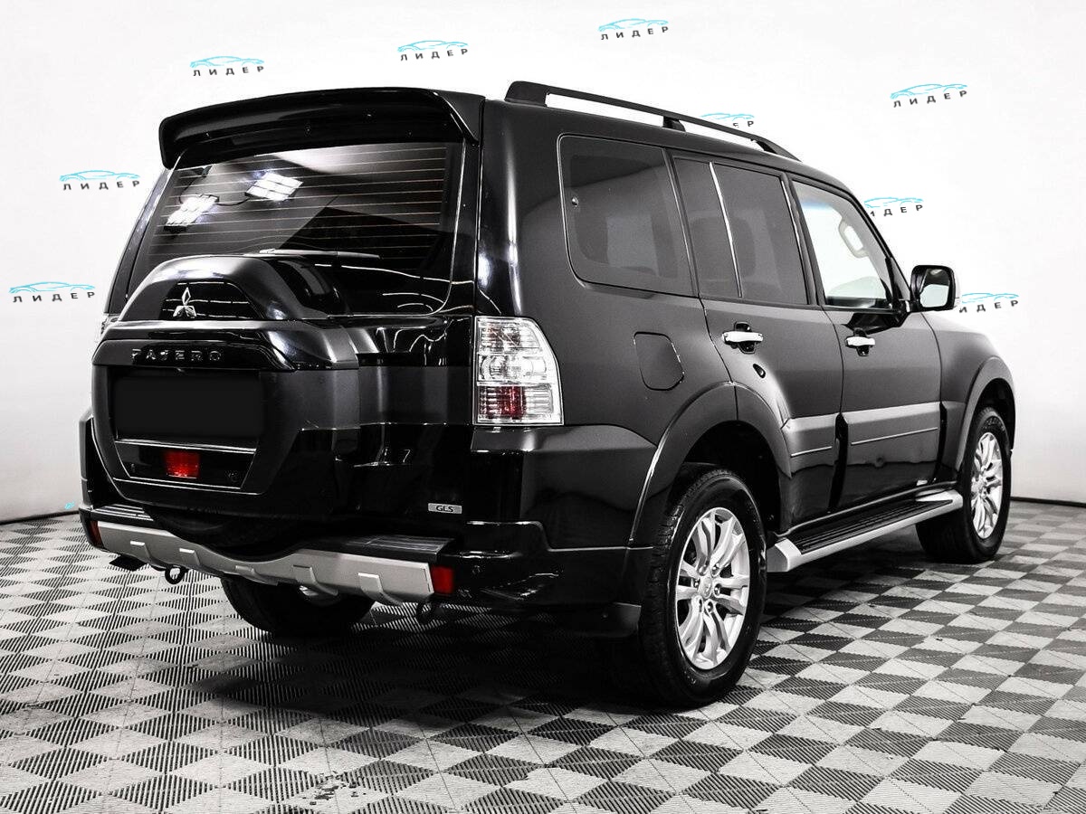 Б/У Митсубиши Паджеро 2017 года. Фото: #4