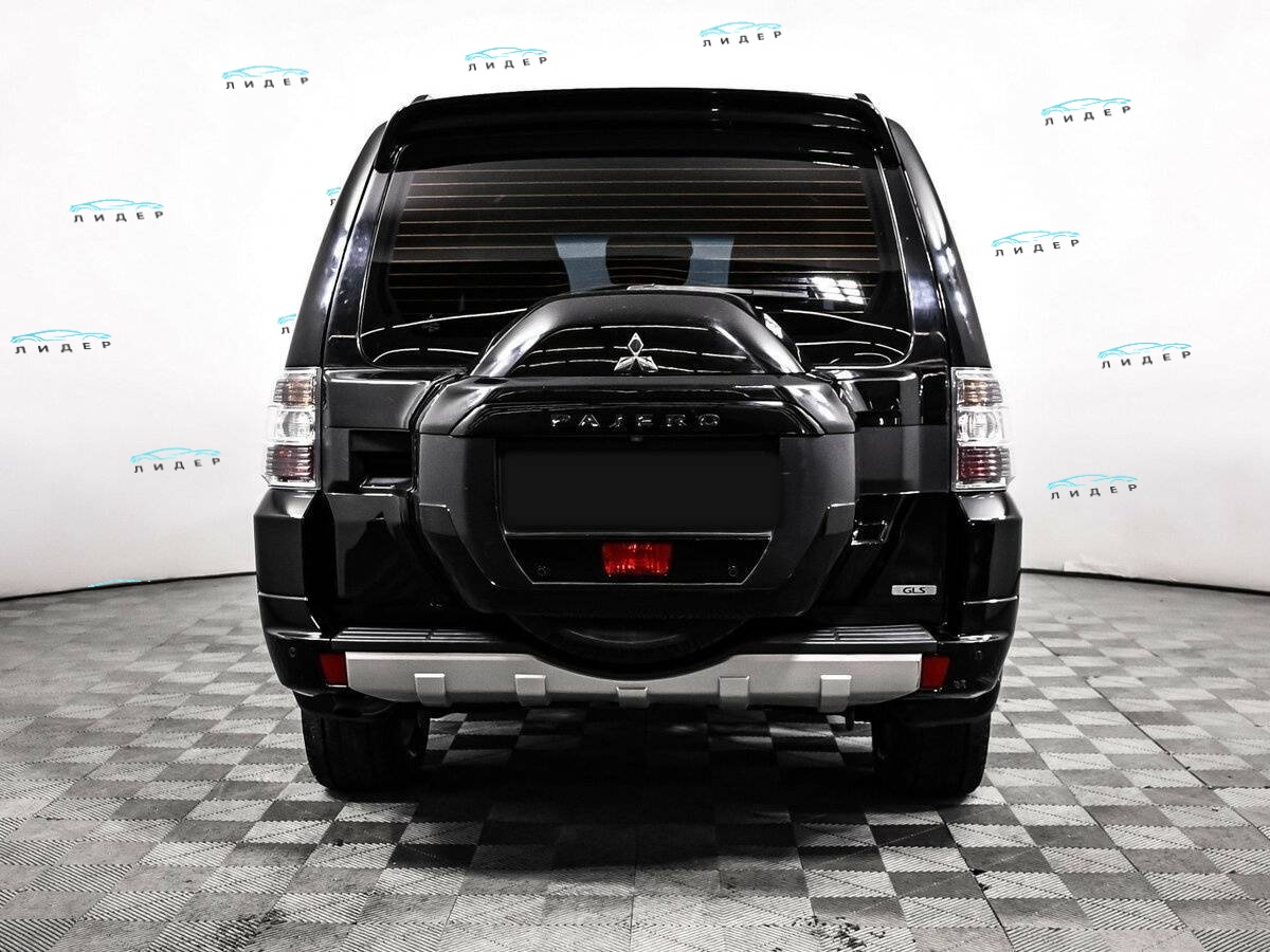 Б/У Митсубиши Паджеро 2017 года. Фото: #5