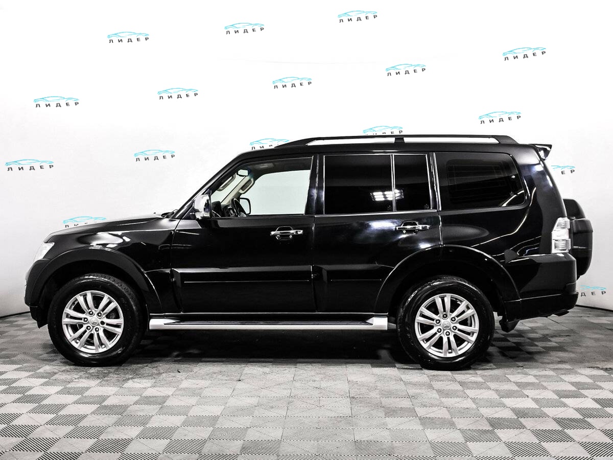 Б/У Митсубиши Паджеро 2017 года. Фото: #7