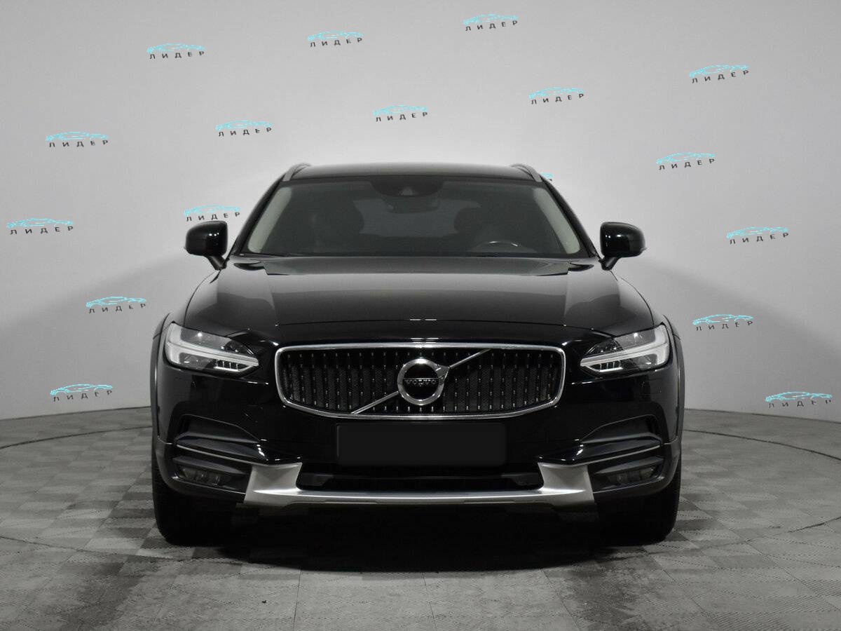 Б/У Вольво В90 Кросс Кантри 2017 года. Фото: #1