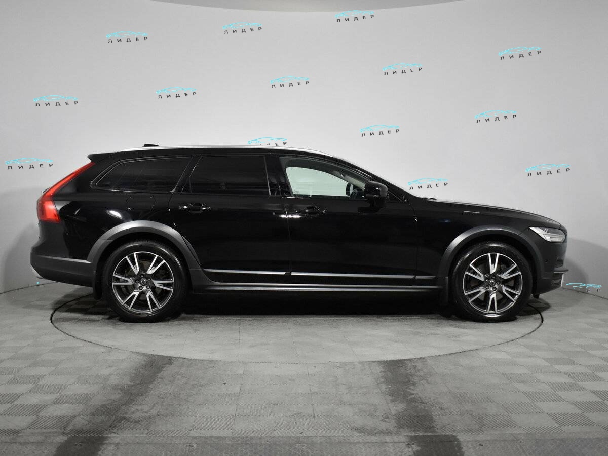 Б/У Вольво В90 Кросс Кантри 2017 года. Фото: #3