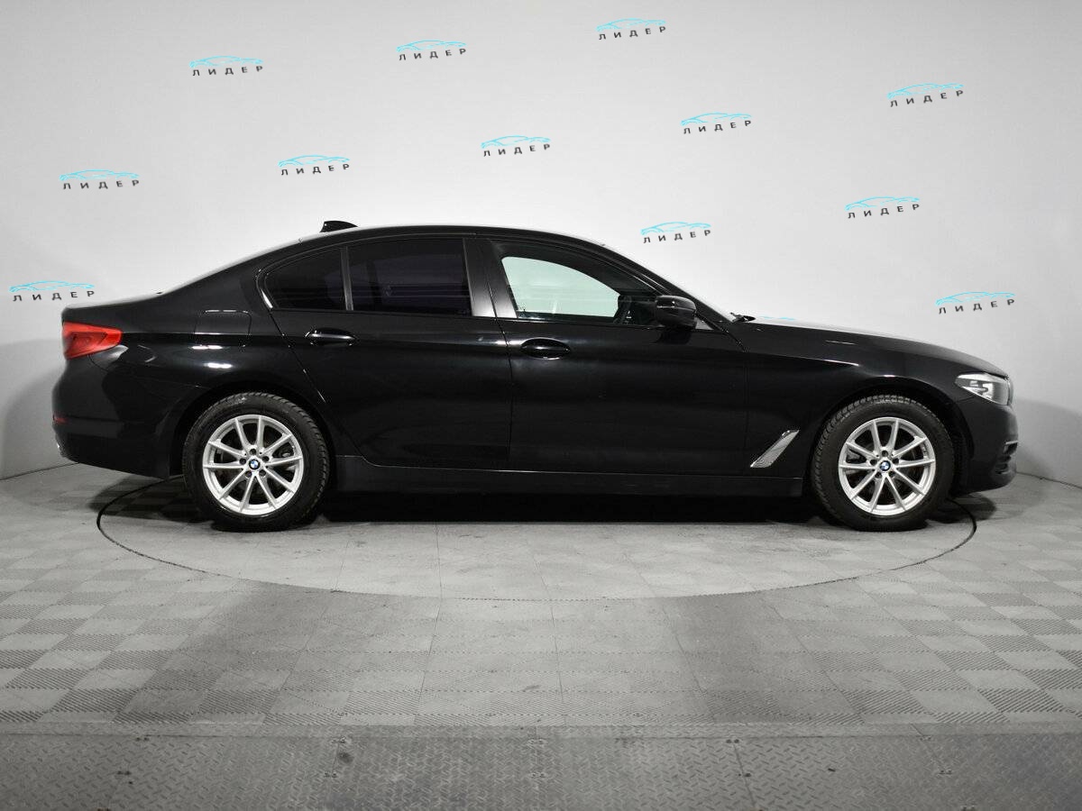 Б/У БМВ 5 серии 2020 года. Фото: #3