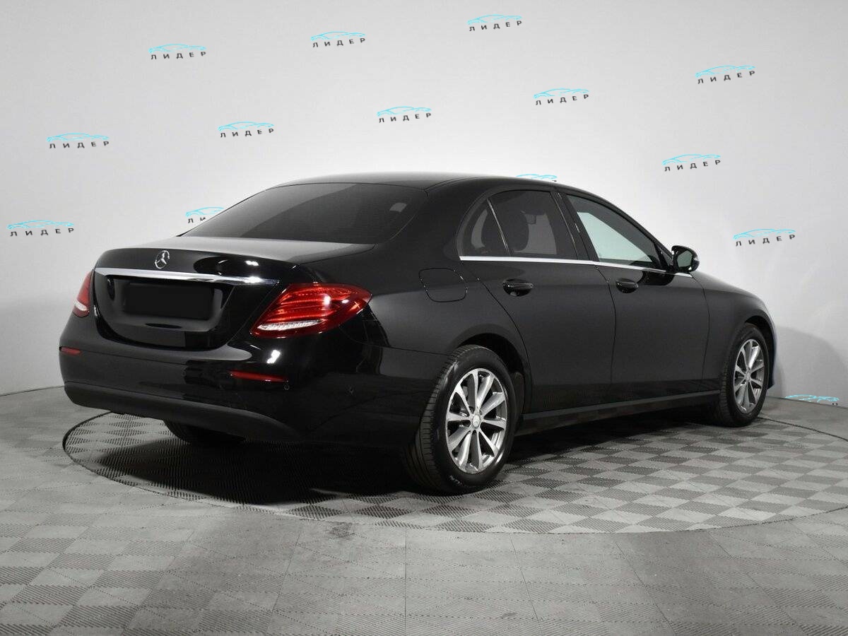 Б/У Мерседес-Бенц Е-Класс 2016 года. Фото: #4