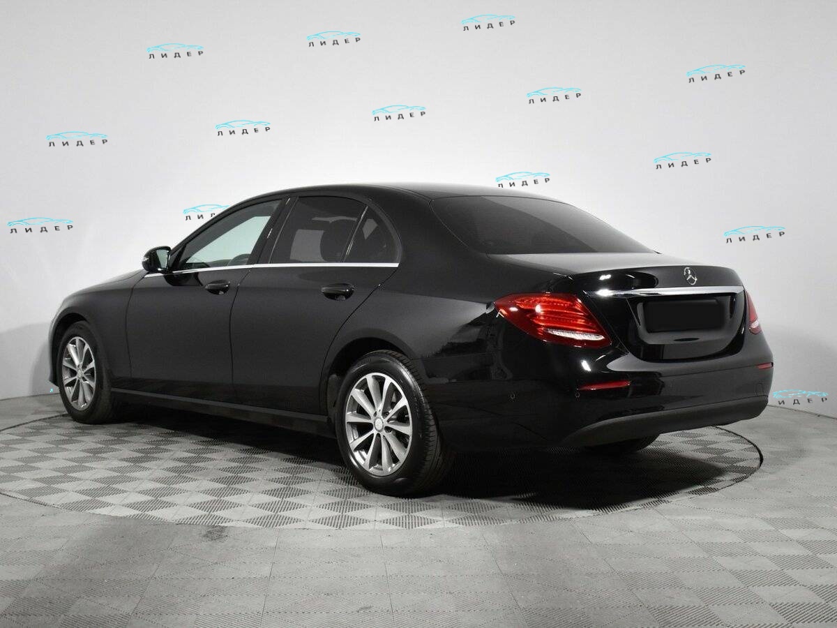 Б/У Мерседес-Бенц Е-Класс 2016 года. Фото: #6