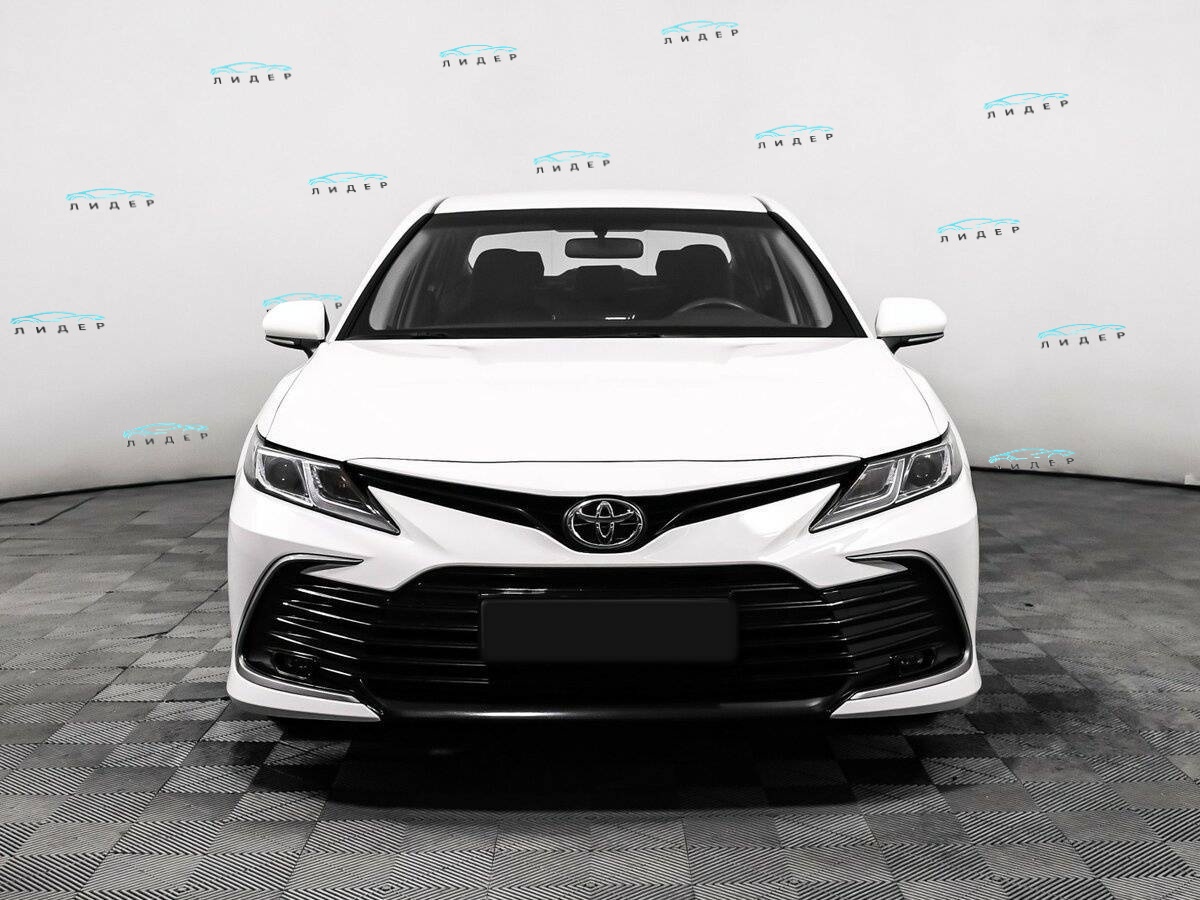 Б/У Тойота Камри 2021 года. Фото: #1