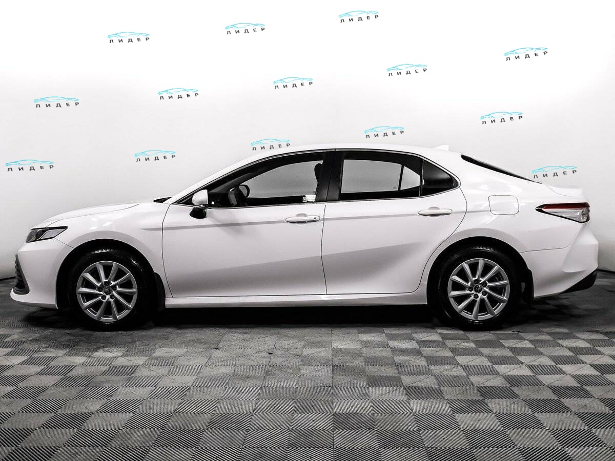 Б/У Тойота Камри 2021 года. Фото: #7