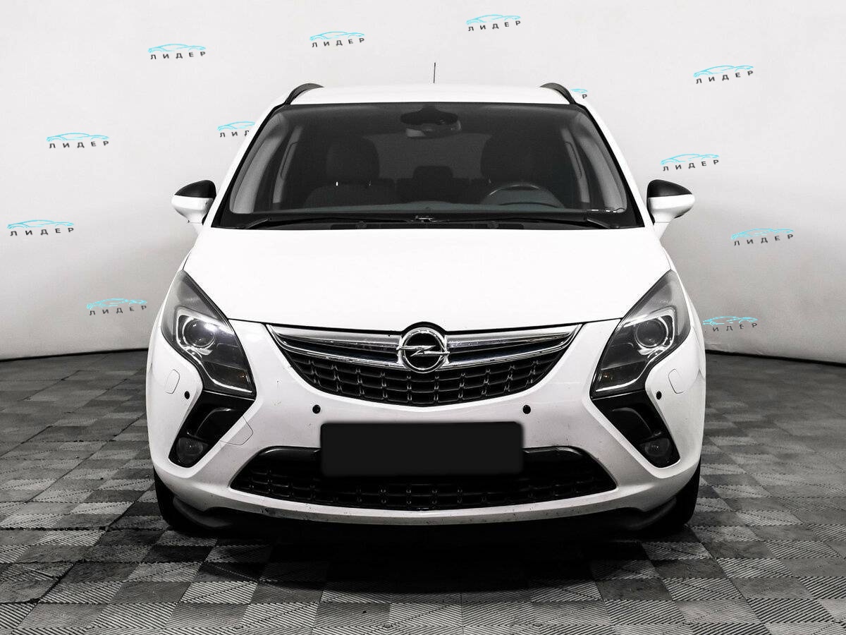 Б/У Опель Зафира 2013 года. Фото: #1
