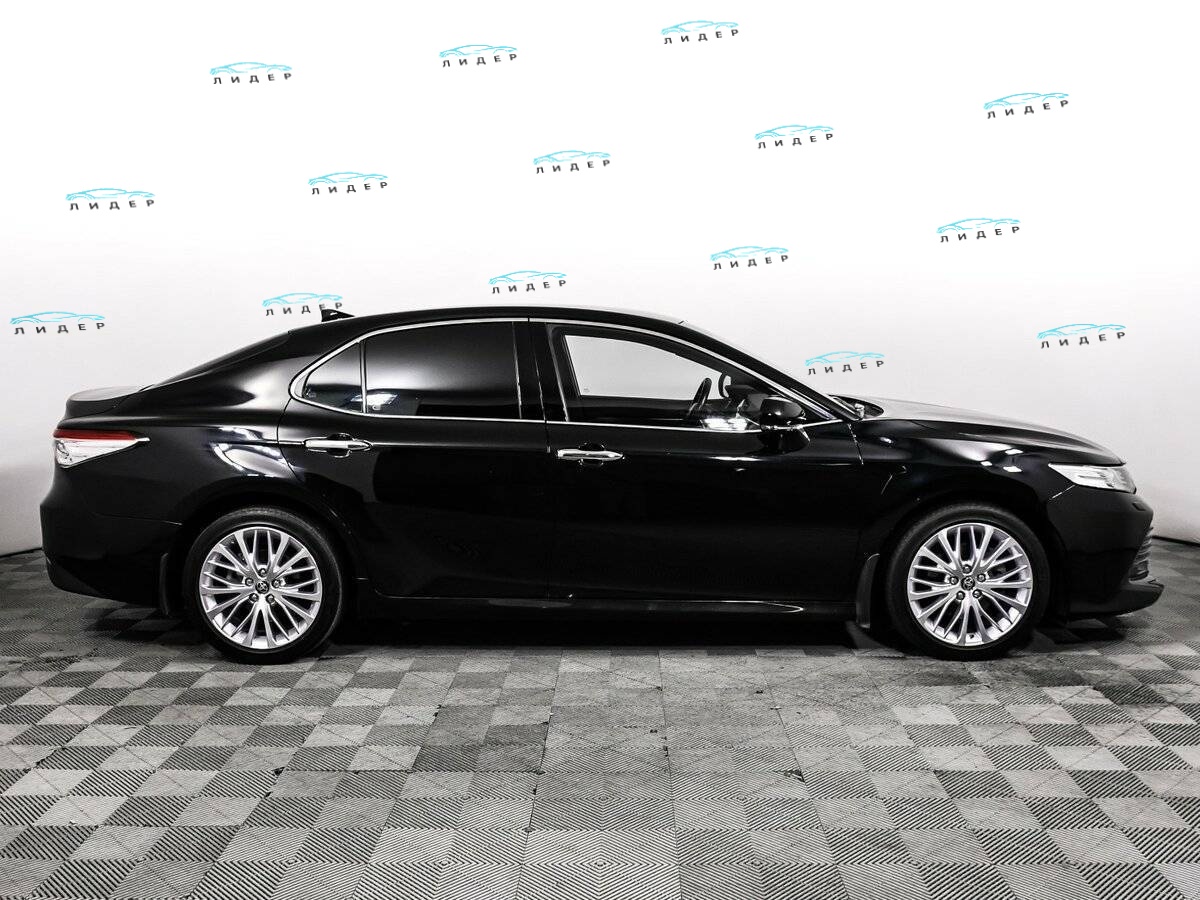 Б/У Тойота Камри 2021 года. Фото: #3