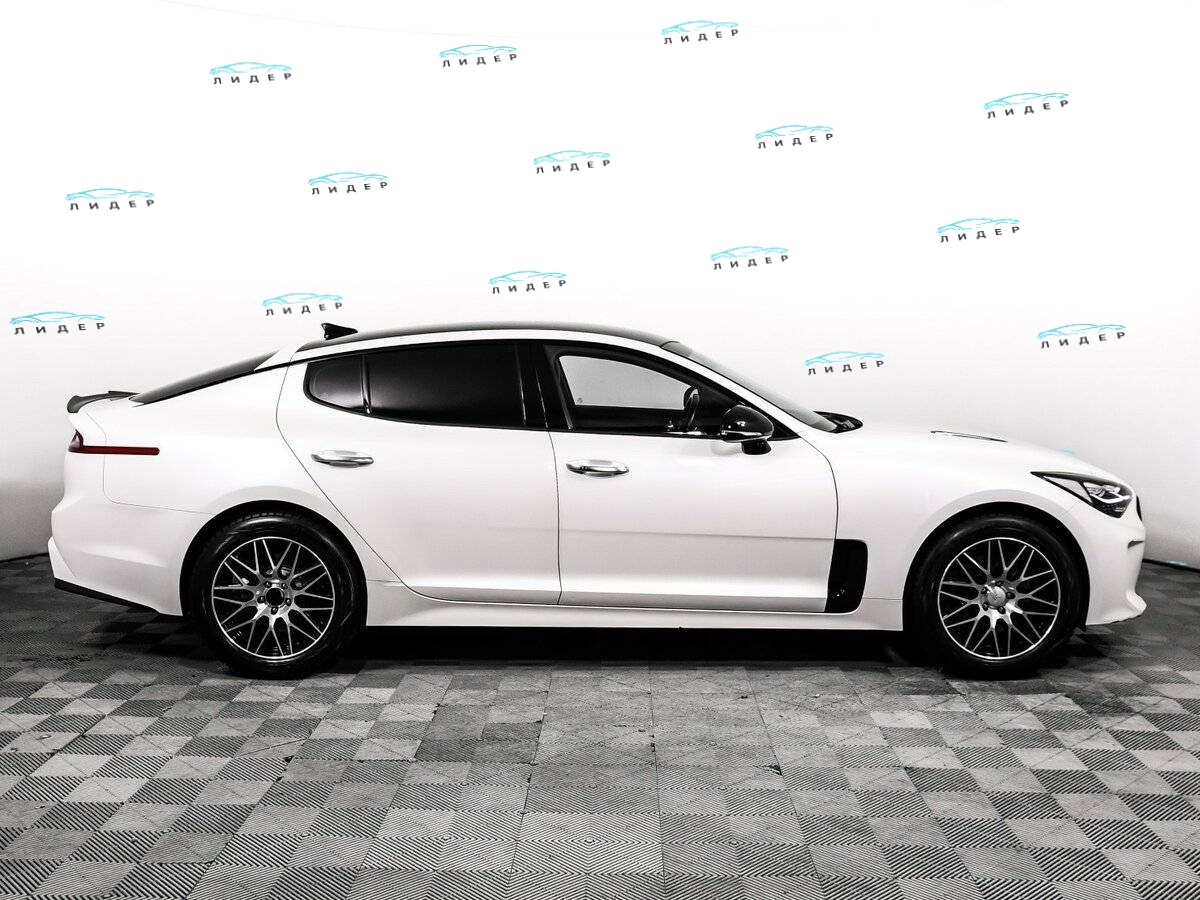 Б/У Киа Стингер 2019 года. Фото: #3