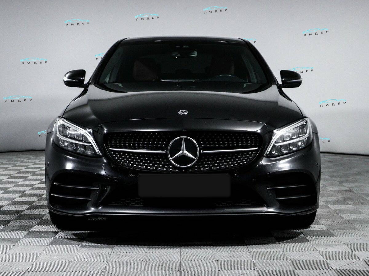 Б/У Мерседес-Бенц Ц-Класс 2018 года. Фото: #1