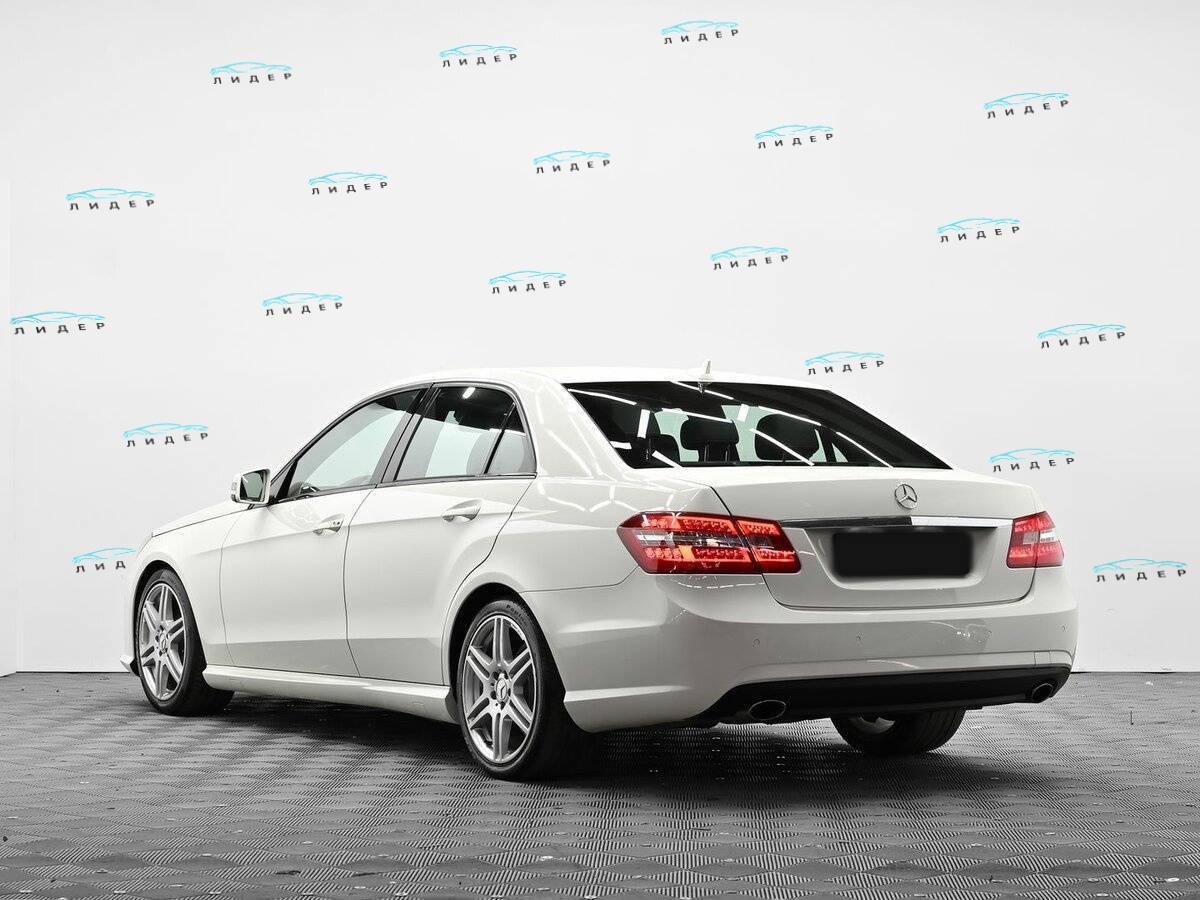 Б/У Мерседес-Бенц Е-Класс 2011 года. Фото: #2