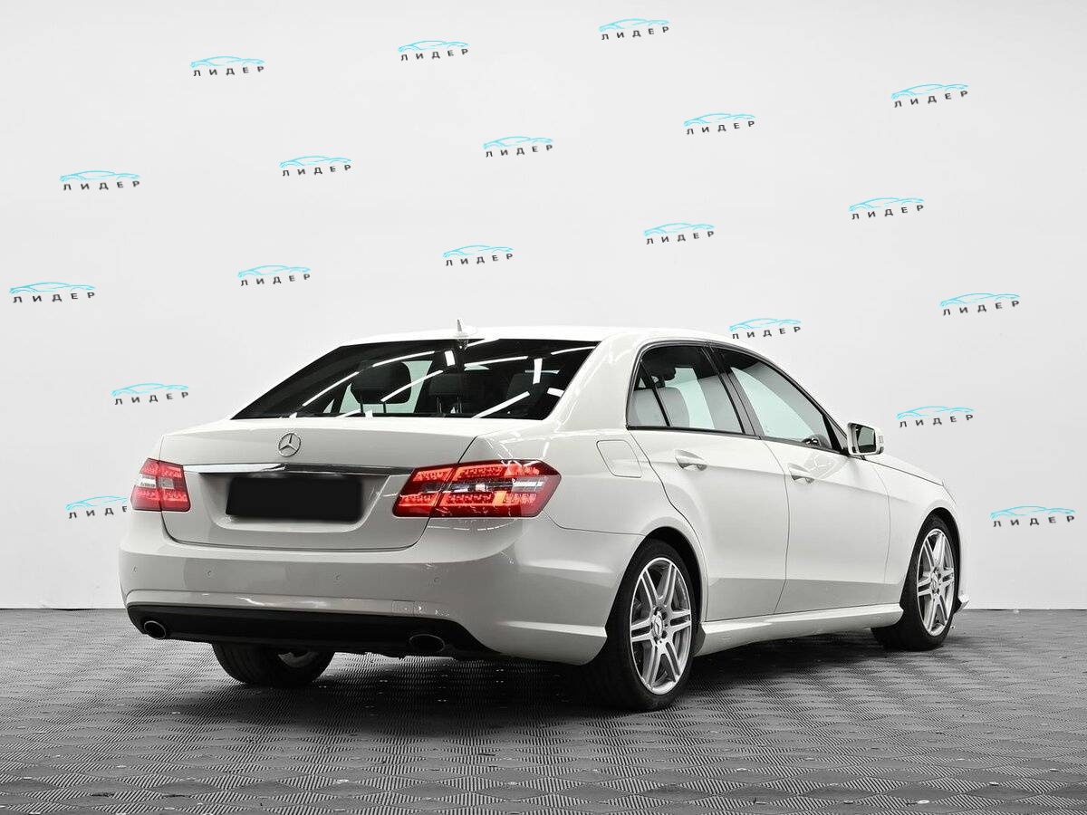 Б/У Мерседес-Бенц Е-Класс 2011 года. Фото: #3
