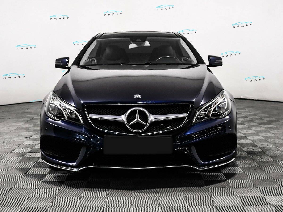 Б/У Мерседес-Бенц Е-Класс 2015 года. Фото: #1