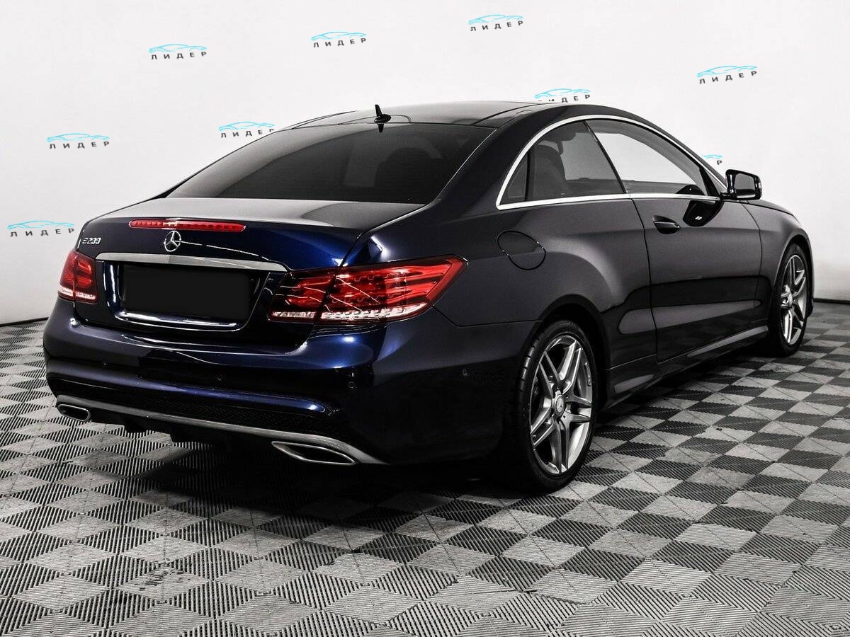 Б/У Мерседес-Бенц Е-Класс 2015 года. Фото: #4