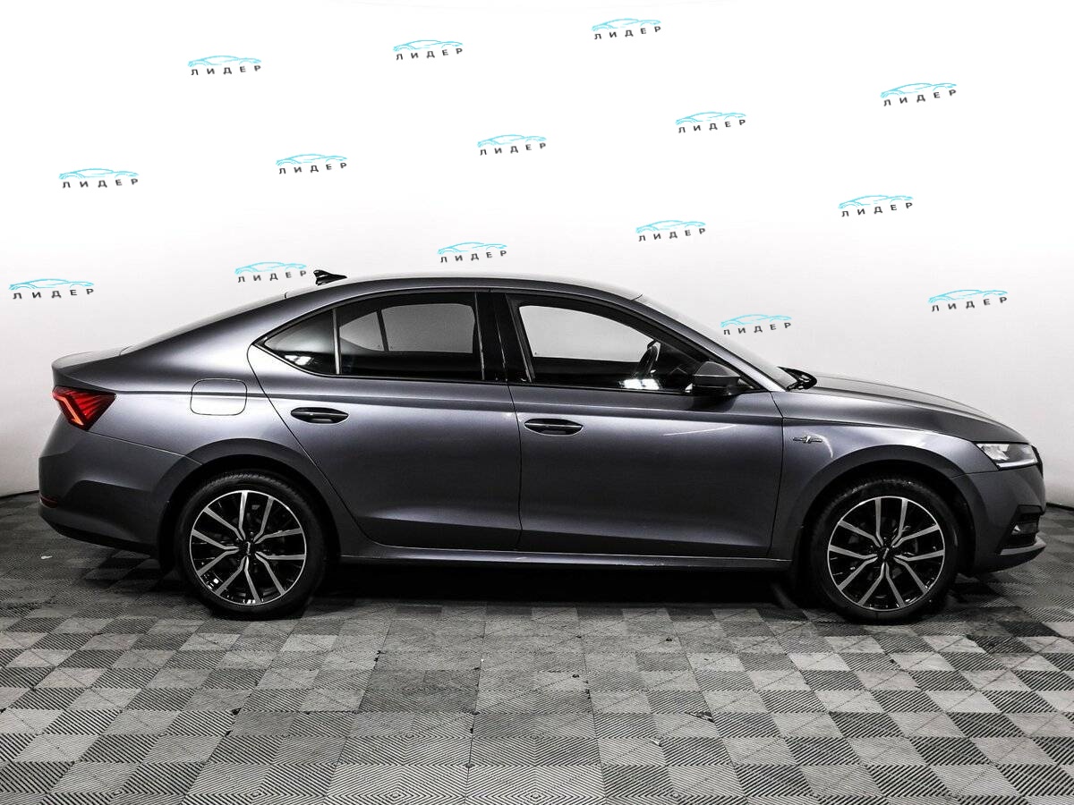 Б/У Шкода Октавия 2021 года. Фото: #3