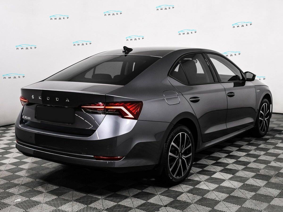 Б/У Шкода Октавия 2021 года. Фото: #4