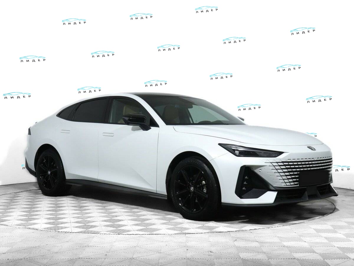 Б/У Чанган УНИ-В 2022 года. Фото: #1